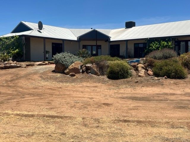 4 bedrooms Rural in 23258 Wogarl West Road NAREMBEEN WA, 6369