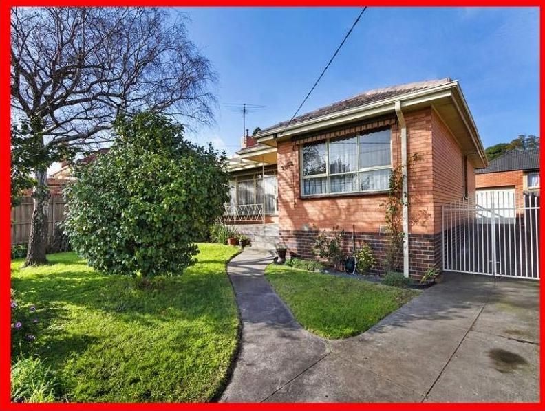 3 bedrooms House in 12 Redhill Road SPRINGVALE VIC, 3171