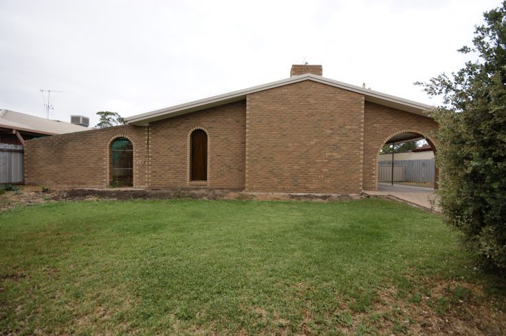 323 Jameson Street, Deniliquin NSW 2710