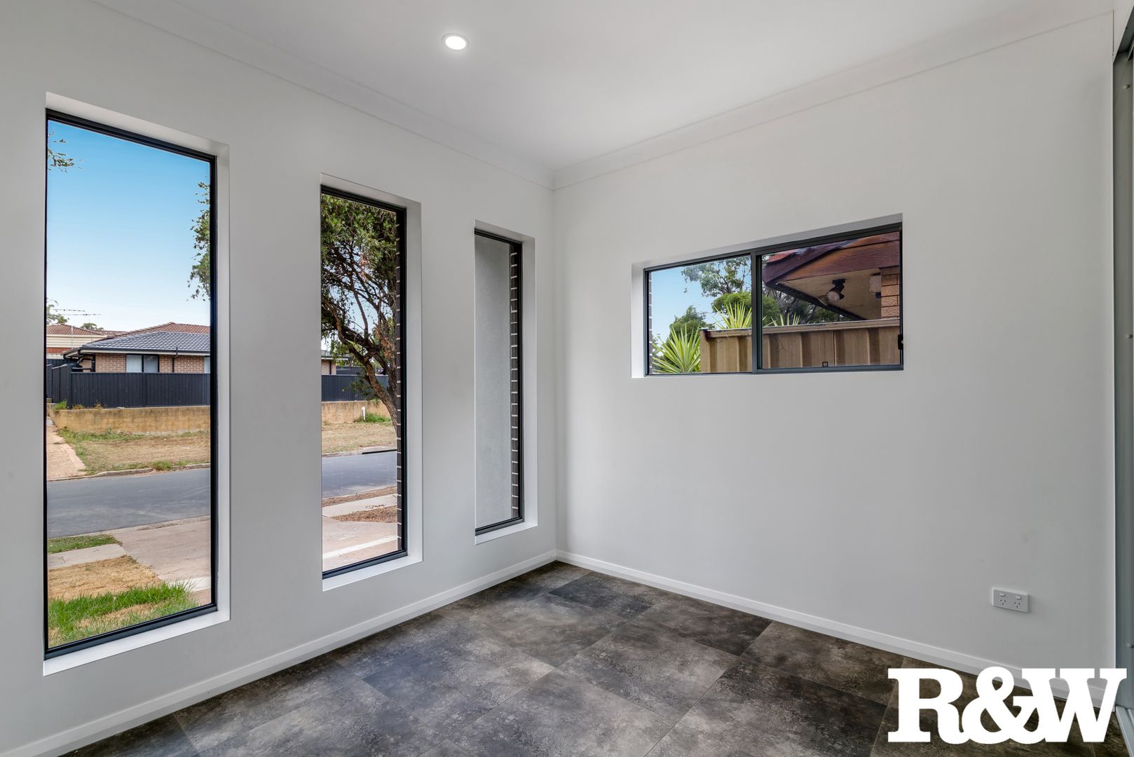 38A Leicester Way, St Clair NSW 2759, Image 2