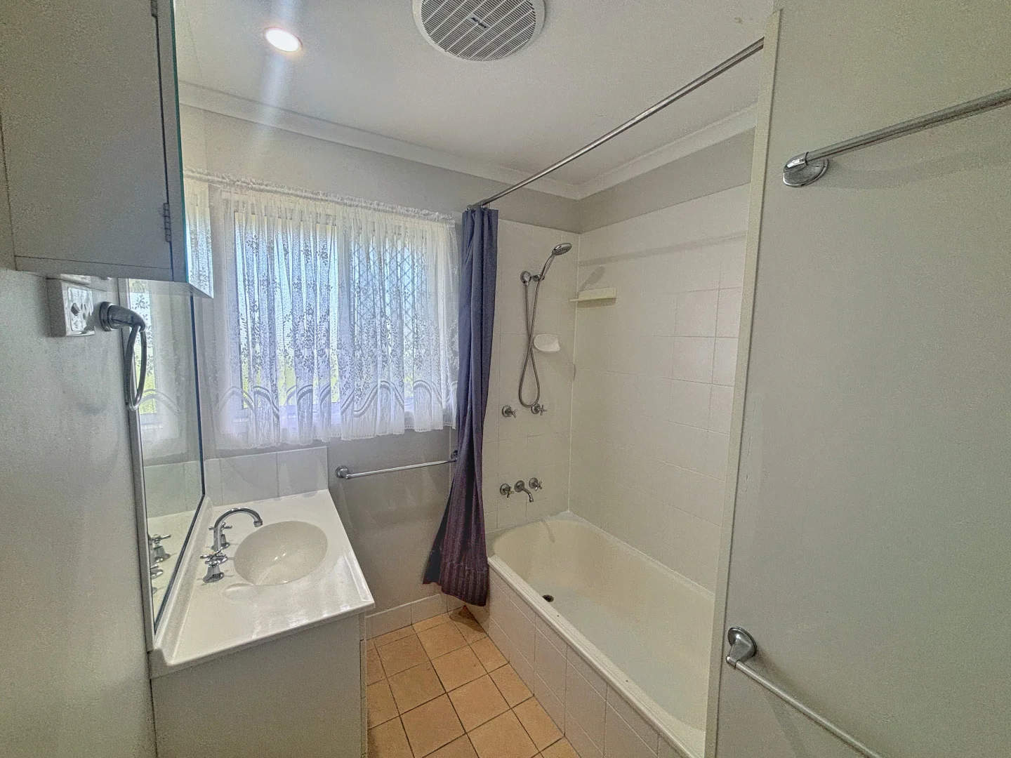 Additional image 8 of 28 Josephine Crescent, Rasmussen QLD 4815