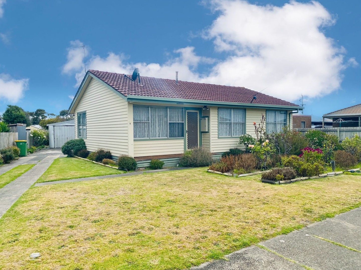 3 bedrooms House in 6 Kauri Crescent PORTLAND VIC, 3305