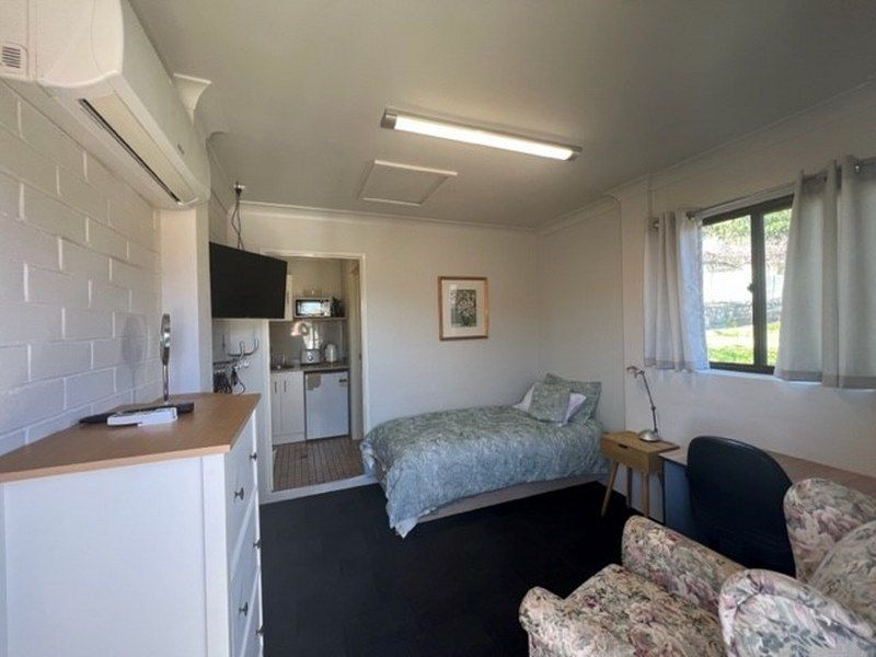 10 Burnside Avenue, Tamworth NSW 2340 Studio For Rent Domain