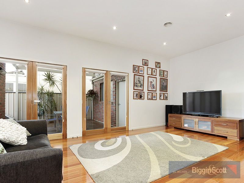 1/50 Burns Street, Maidstone VIC 3012, Image 1