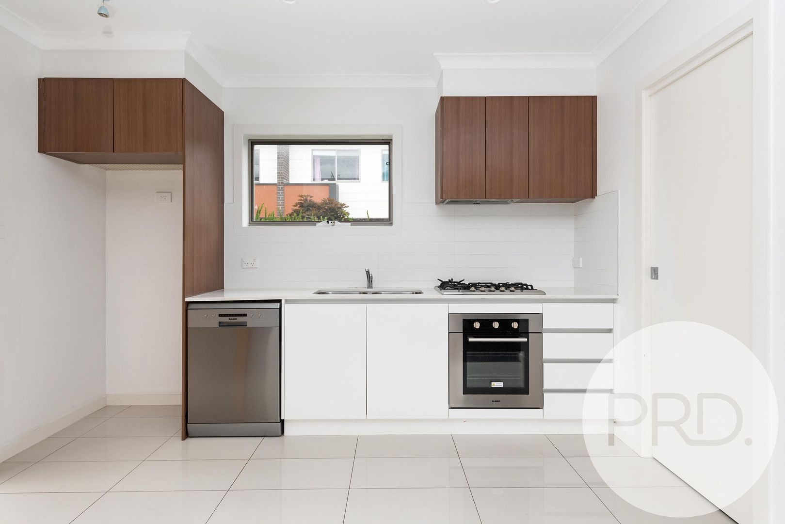 18/8 Henry Kendall Street, Franklin ACT 2913, Image 2