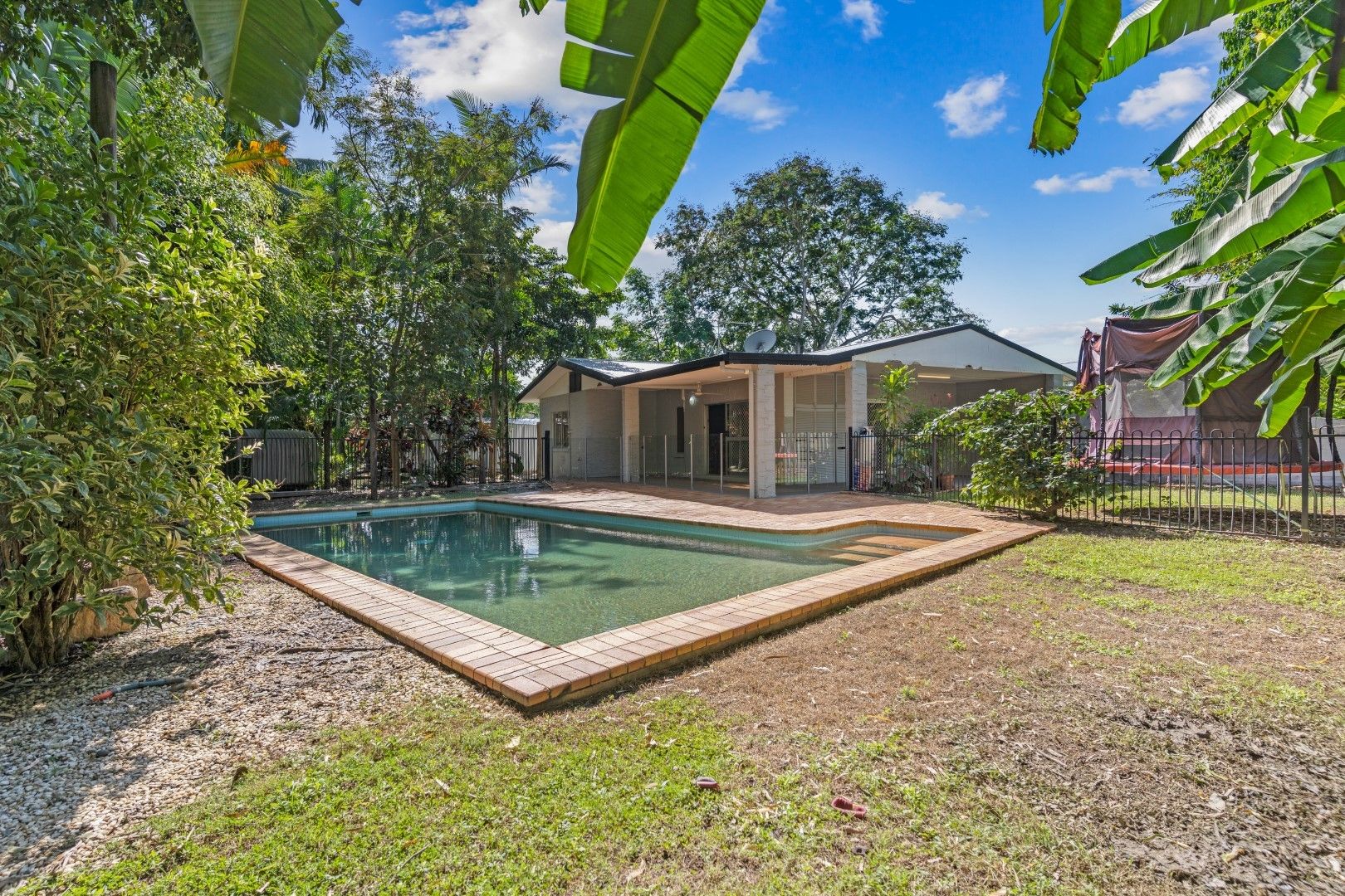 12 Banksia Close, Holloways Beach QLD 4878, Image 0