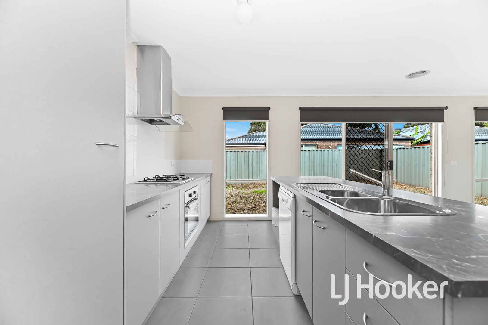 29 Ardent Crescent, Cranbourne East VIC 3977, Image 2