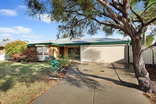 4 Rothesay Court, Cooloongup WA 6168
