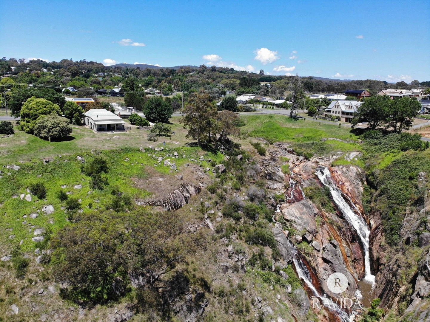 3 bedrooms House in 1 FORD STREET BEECHWORTH VIC, 3747