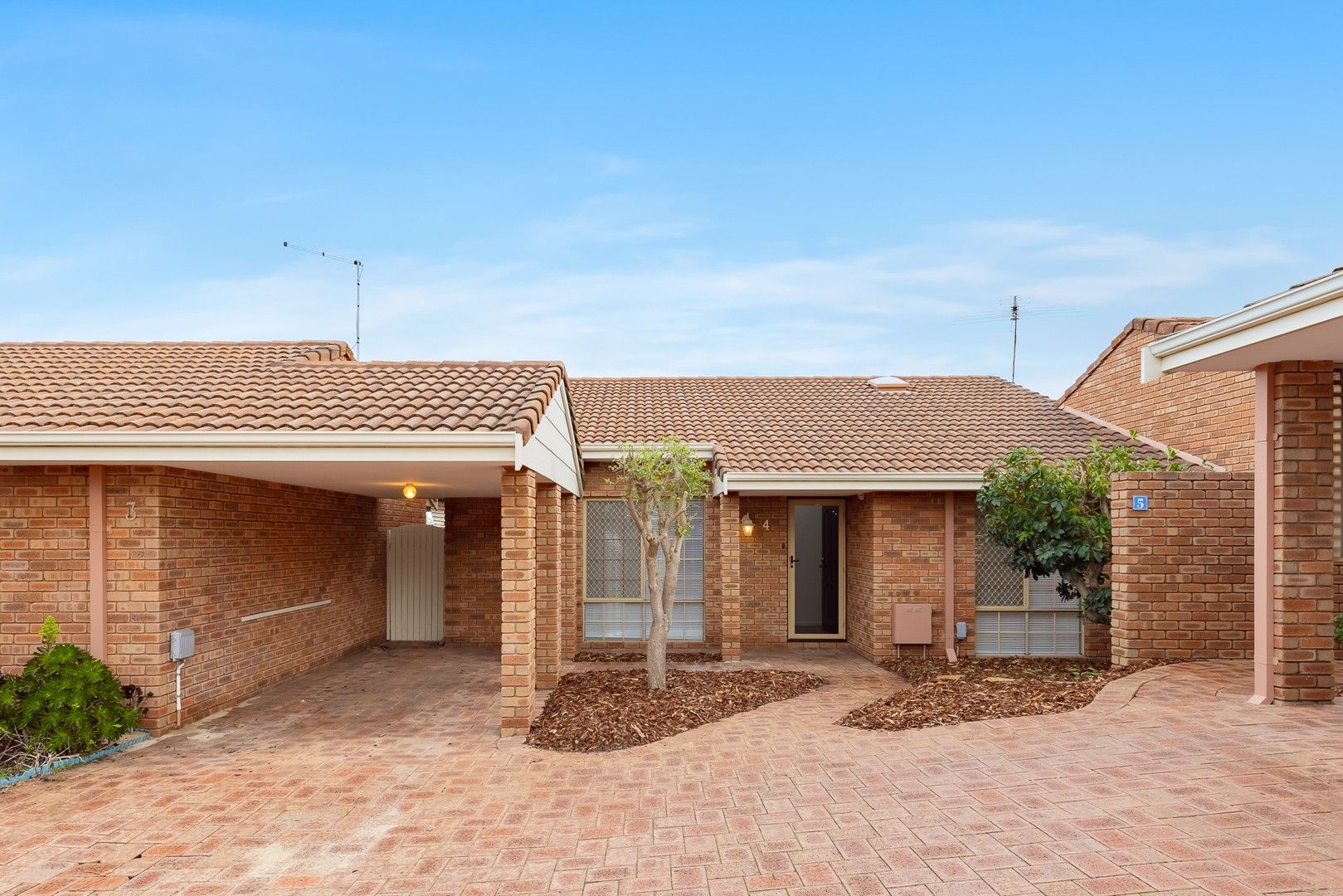 2 bedrooms Apartment / Unit / Flat in 4/7 Carey Court KINGSLEY WA, 6026