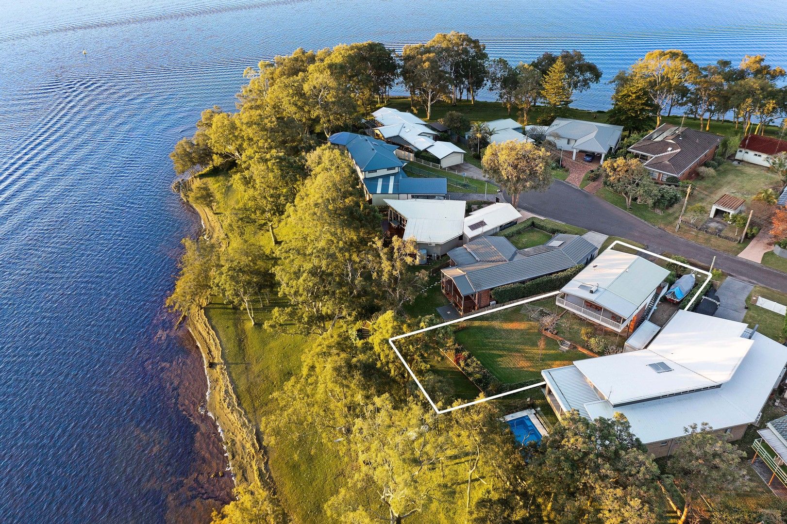 4 Omaru Place, Summerland Point NSW 2259, Image 0