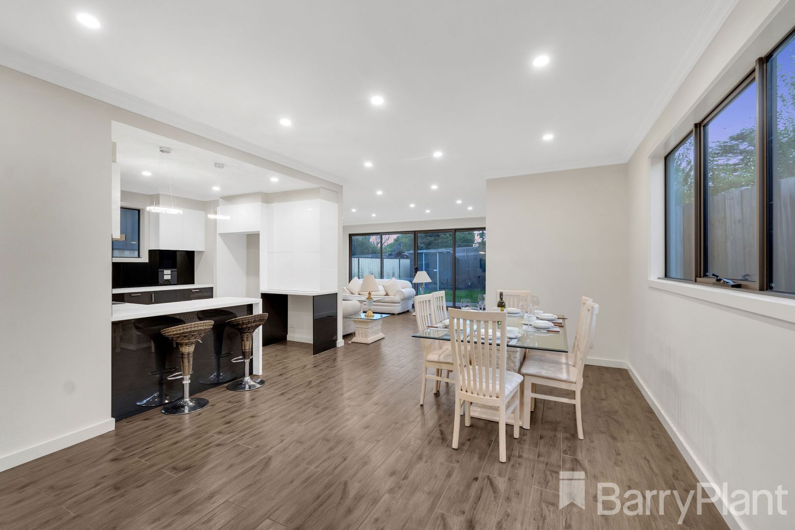 1/8 Parkhill Drive, Ashwood VIC 3147, Image 1