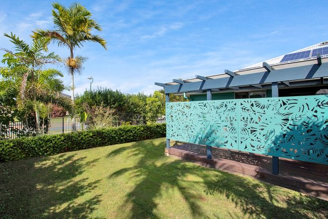 Picture of 2/103 Whitehaven Drive, BLACKS BEACH QLD 4740