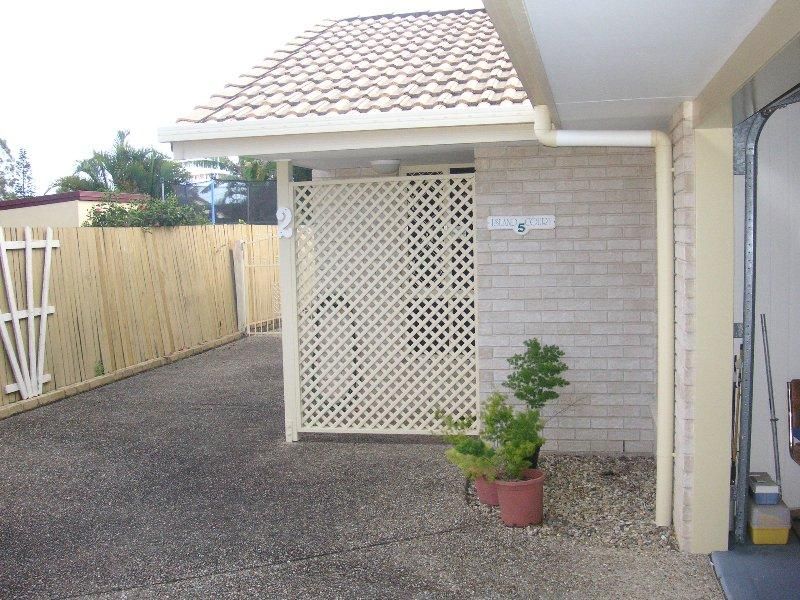 2/5 Carl Court, Banksia Beach QLD 4507, Image 2