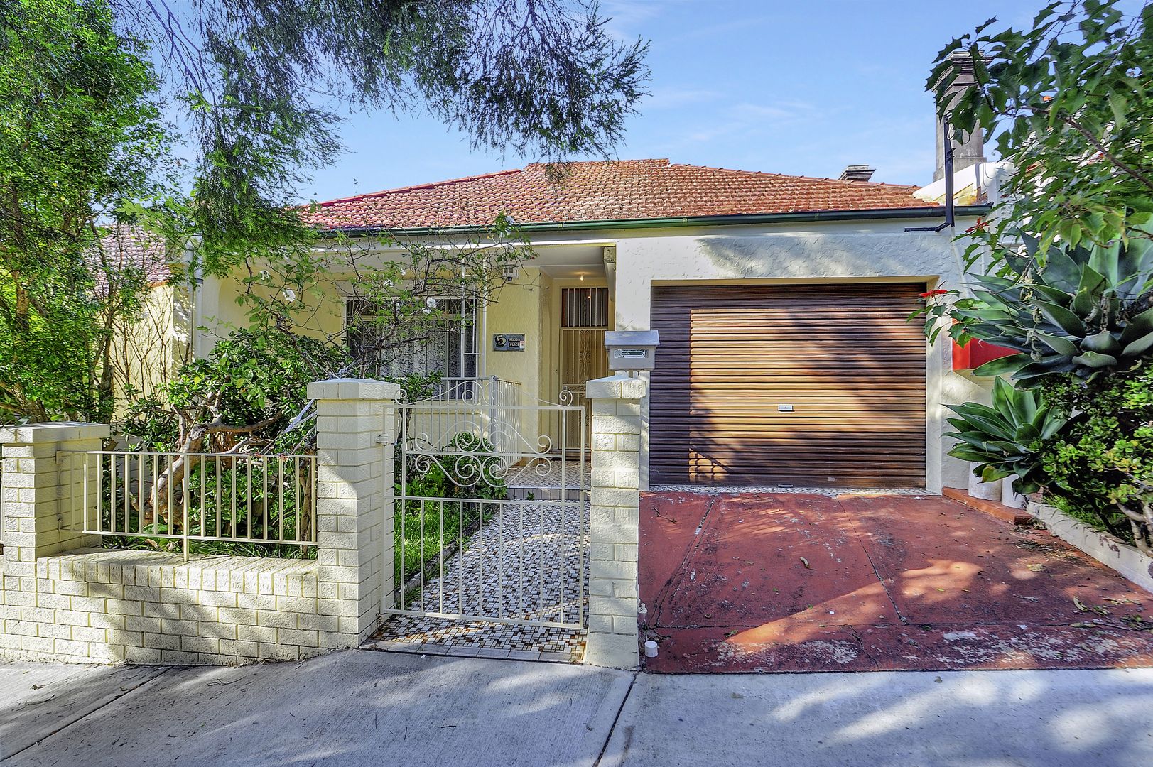 3 bedrooms House in 5 Nelson Place PETERSHAM NSW, 2049