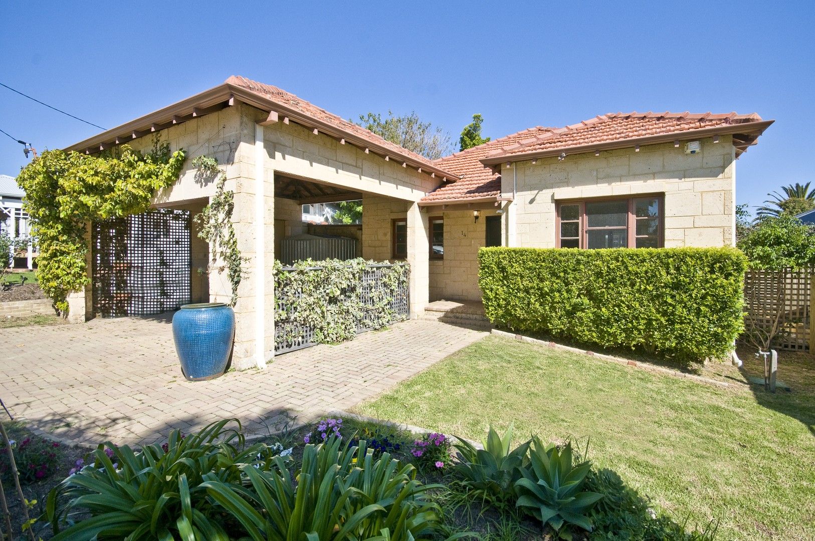 4 bedrooms House in 14 Jameson Street MOSMAN PARK WA, 6012