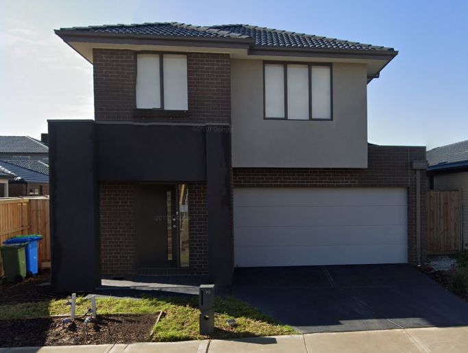 4 bedrooms House in 10 Dalziell Crescent CRANBOURNE NORTH VIC, 3977