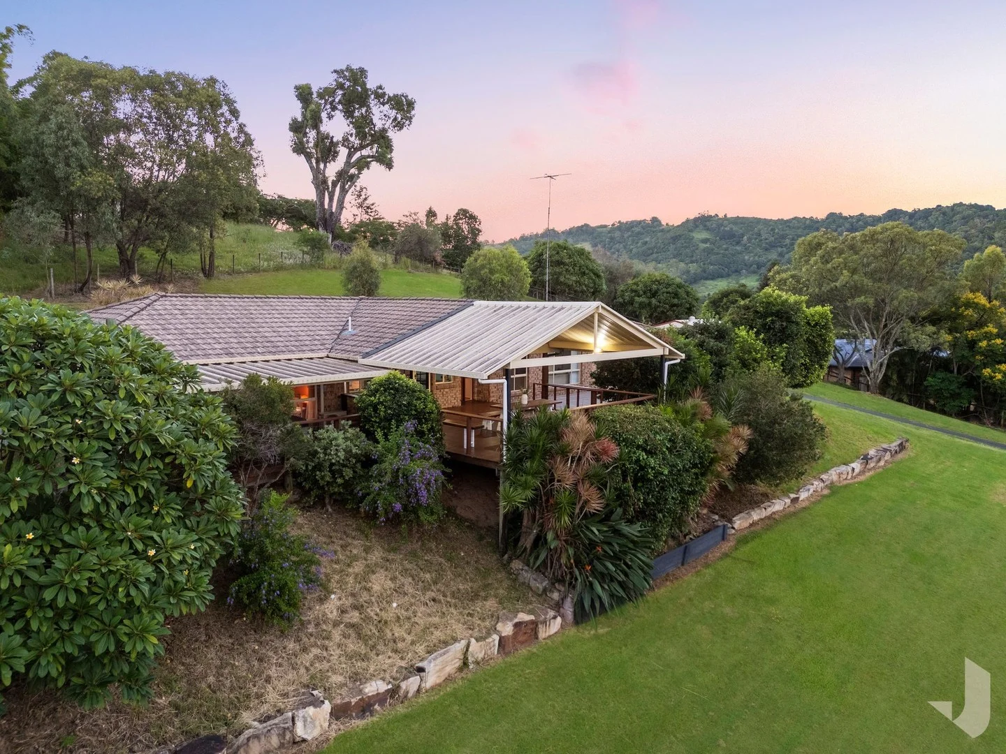 19 Manderson Court, Belivah QLD 4207