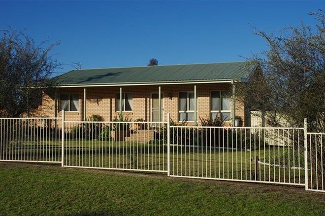 Picture of 1 Fitzroy Avenue, COWRA NSW 2794