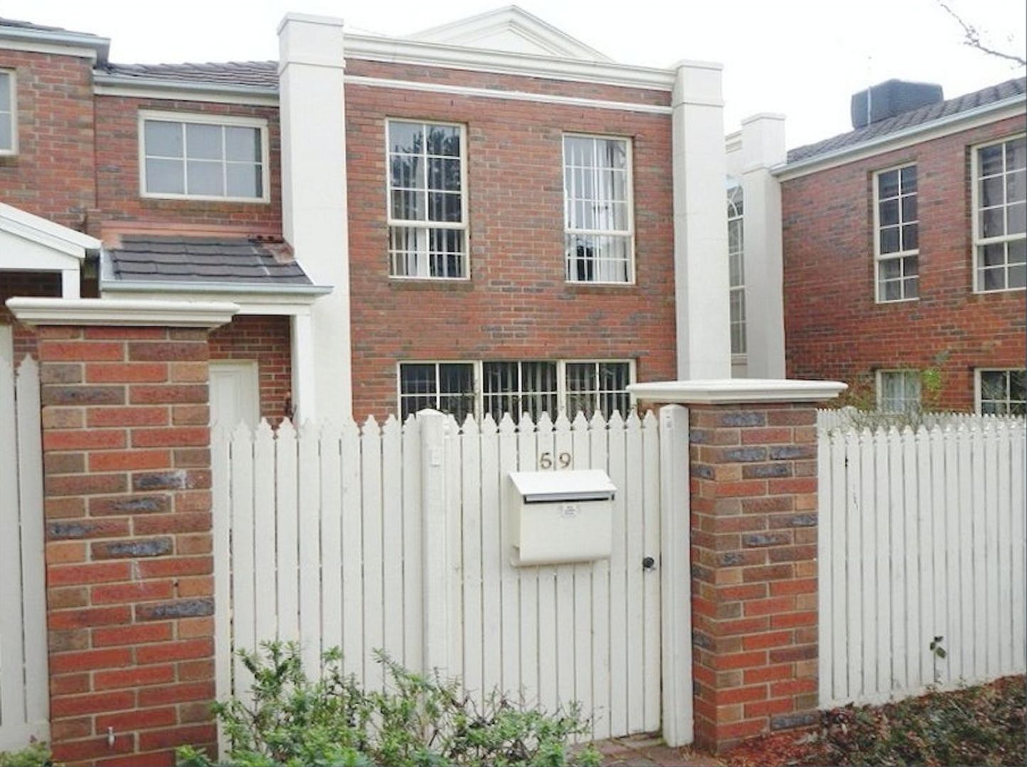 3 bedrooms House in 59 Coleman Parade GLEN WAVERLEY VIC, 3150