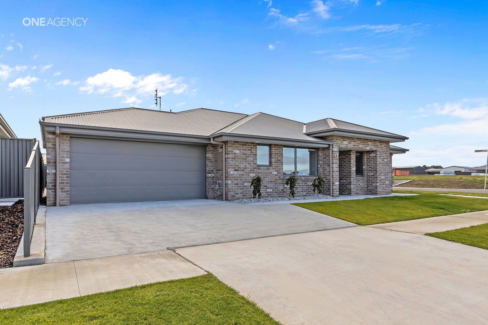 3 bedrooms House in 17 Magnolia Avenue LATROBE TAS, 7307