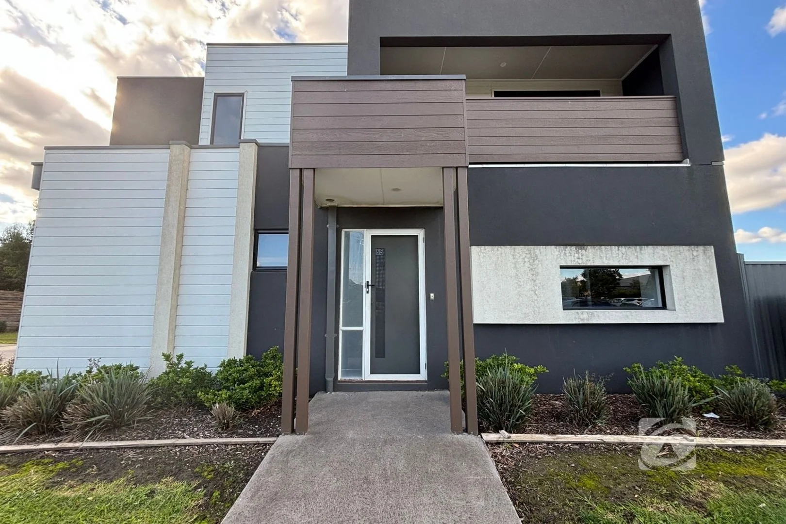 65 Nugget Way, Cranbourne East VIC 3977