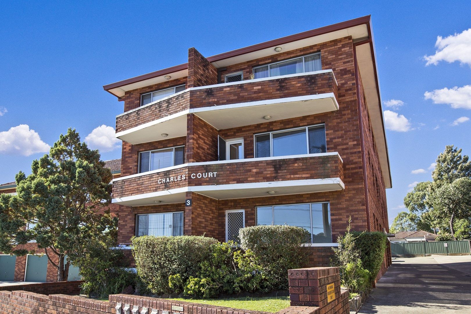 2 bedrooms Apartment / Unit / Flat in 1/3 Bonds Road RIVERWOOD NSW, 2210