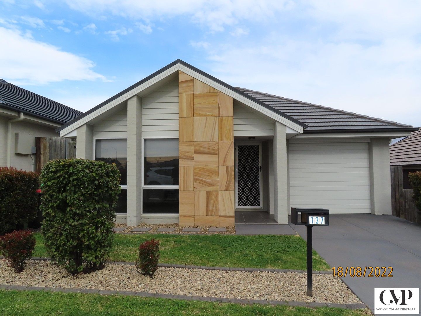 4 bedrooms House in 137 Lodges Road` ELDERSLIE NSW, 2570