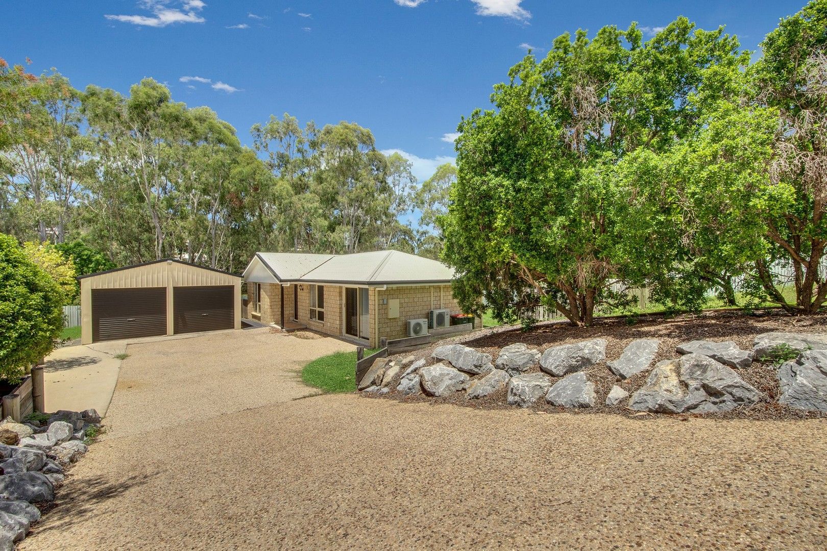 4 bedrooms House in 155 J Hickey Avenue CLINTON QLD, 4680