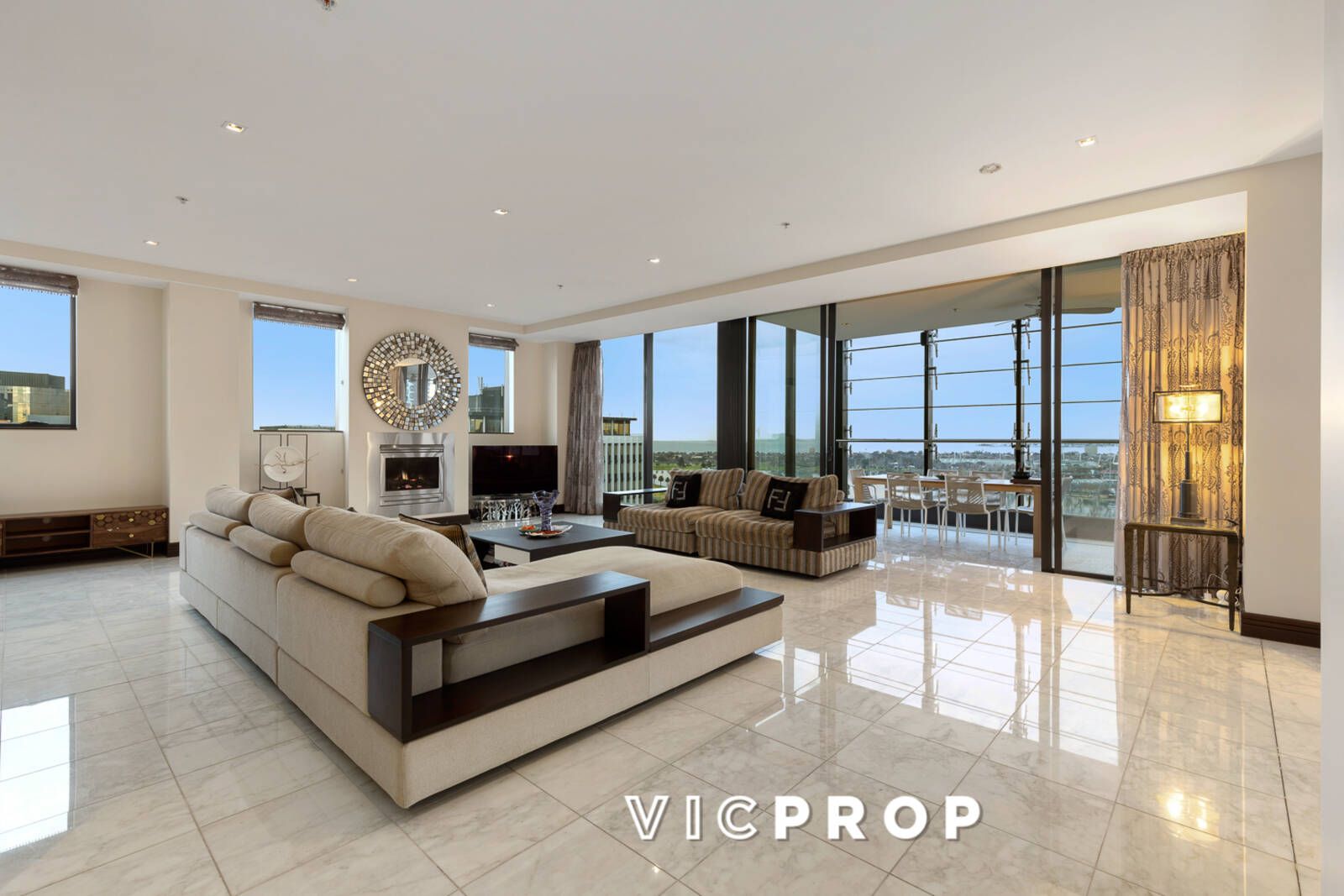 3 bedrooms Apartment / Unit / Flat in 1703/430 St Kilda Road MELBOURNE VIC, 3004