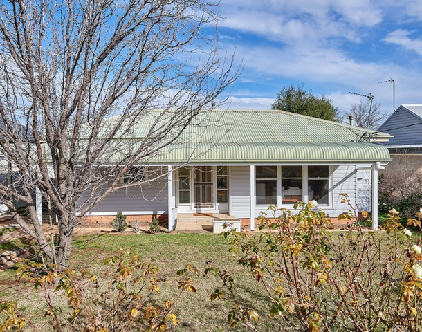 30 Condon Avenue, Mount Austin NSW 2650