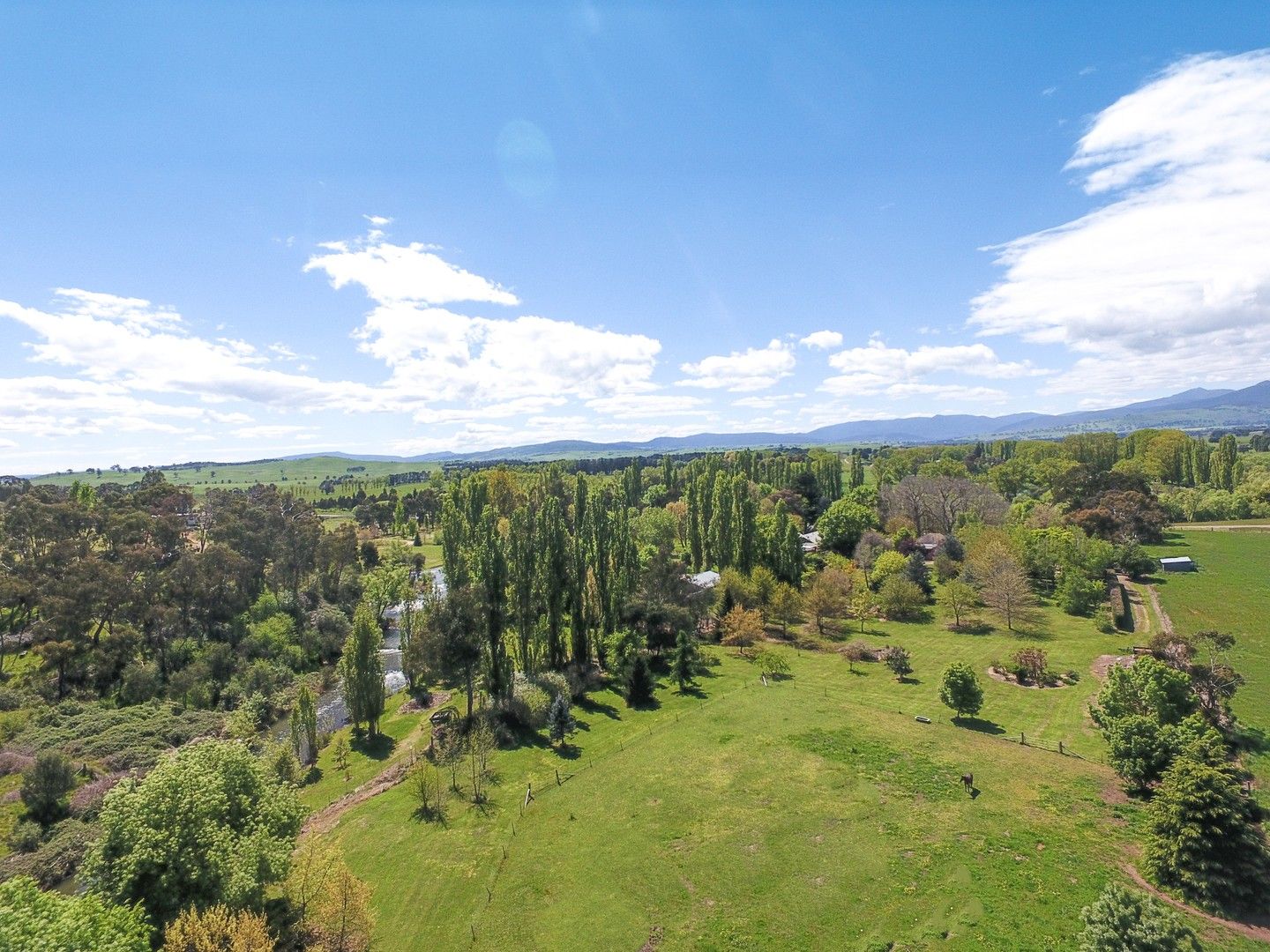 1270 Mansfield-Woods Point Road, Piries VIC 3723, Image 2