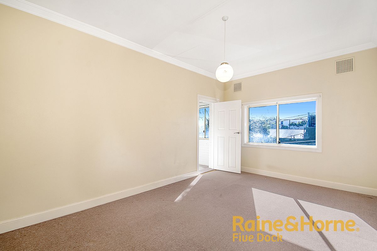 2 bedrooms Apartment / Unit / Flat in 4/156 Lyons Road DRUMMOYNE NSW, 2047