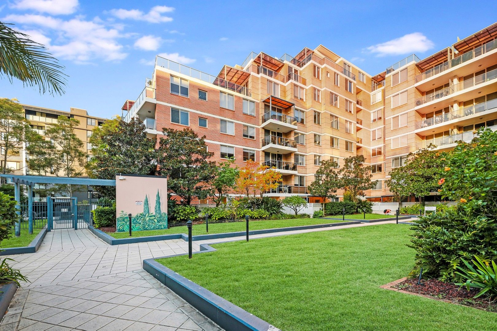 3 bedrooms Apartment / Unit / Flat in 75/97 Bonar Street (Access via Guess Avenue) WOLLI CREEK NSW, 2205