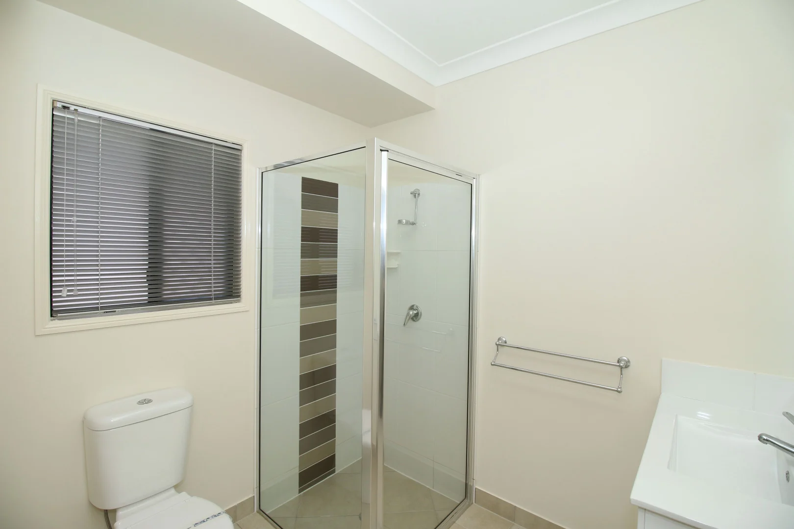 Additional image 7 of 15 Skardon Place, Kelso QLD 4815