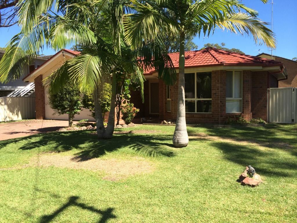 4 bedrooms House in 10 Richard Avenue LEMON TREE PASSAGE NSW, 2319