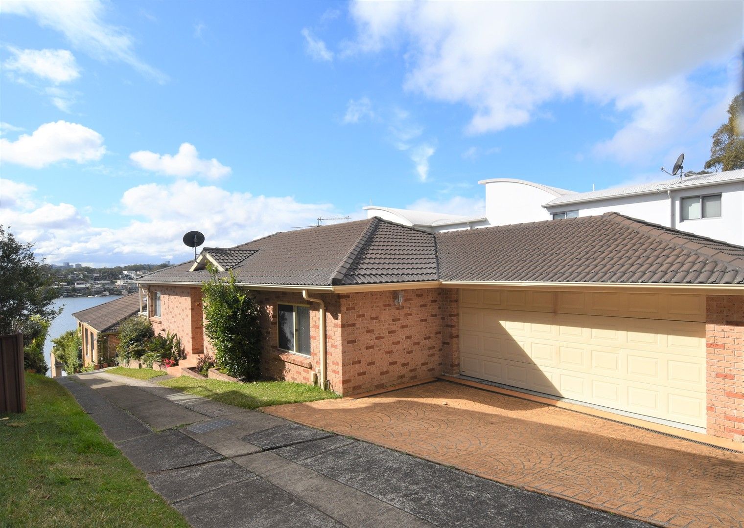 3 bedrooms House in 105A Georges River Crescent OYSTER BAY NSW, 2225