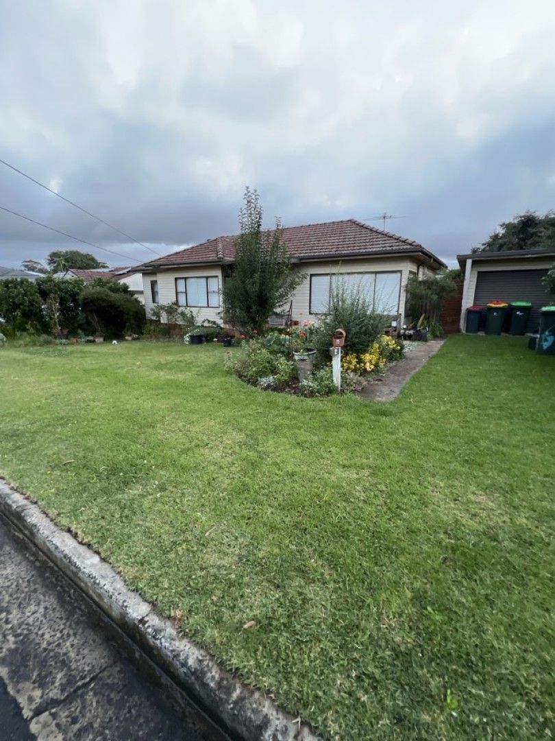 3 bedrooms House in 2 Omaru Street BEVERLY HILLS NSW, 2209