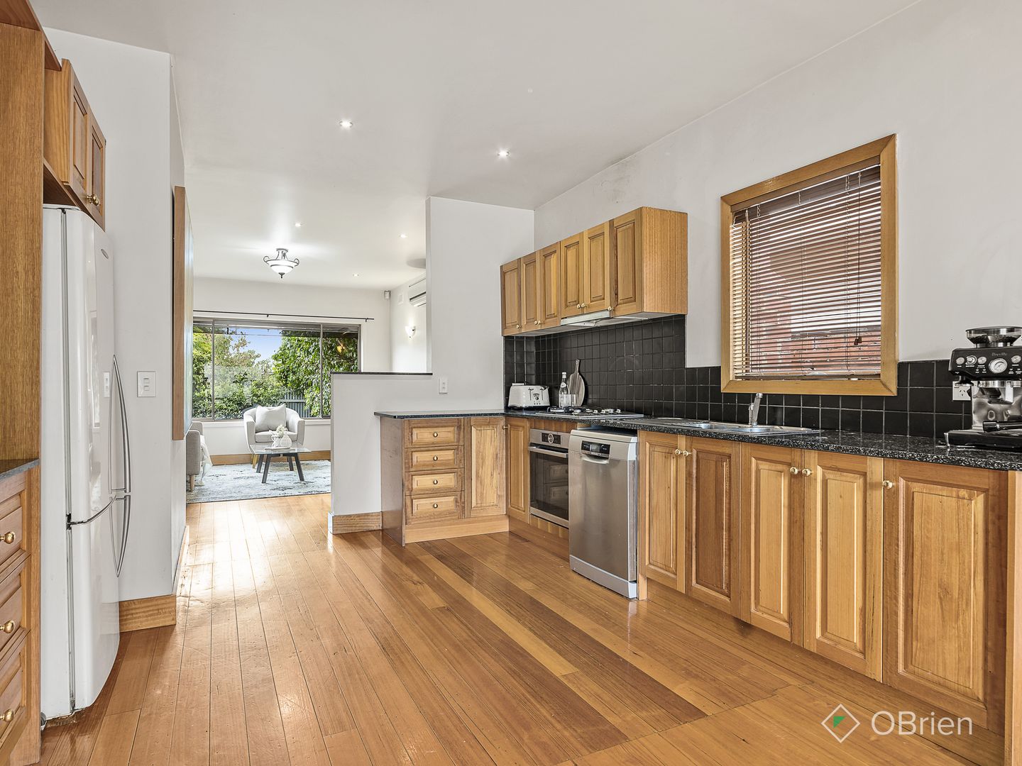 244a Warrigal Road, Cheltenham VIC 3192, Image 2