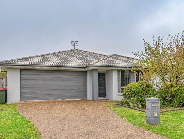 34 Claret Ash Drive, Guyra NSW 2365