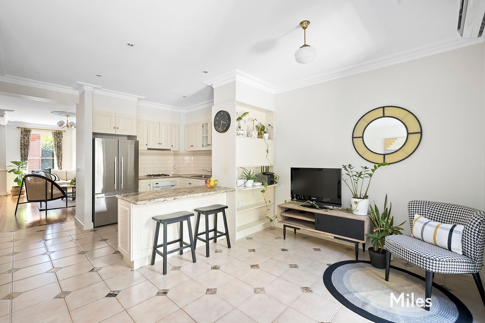 10/12-16 Jika Street, Heidelberg VIC 3084, Image 2