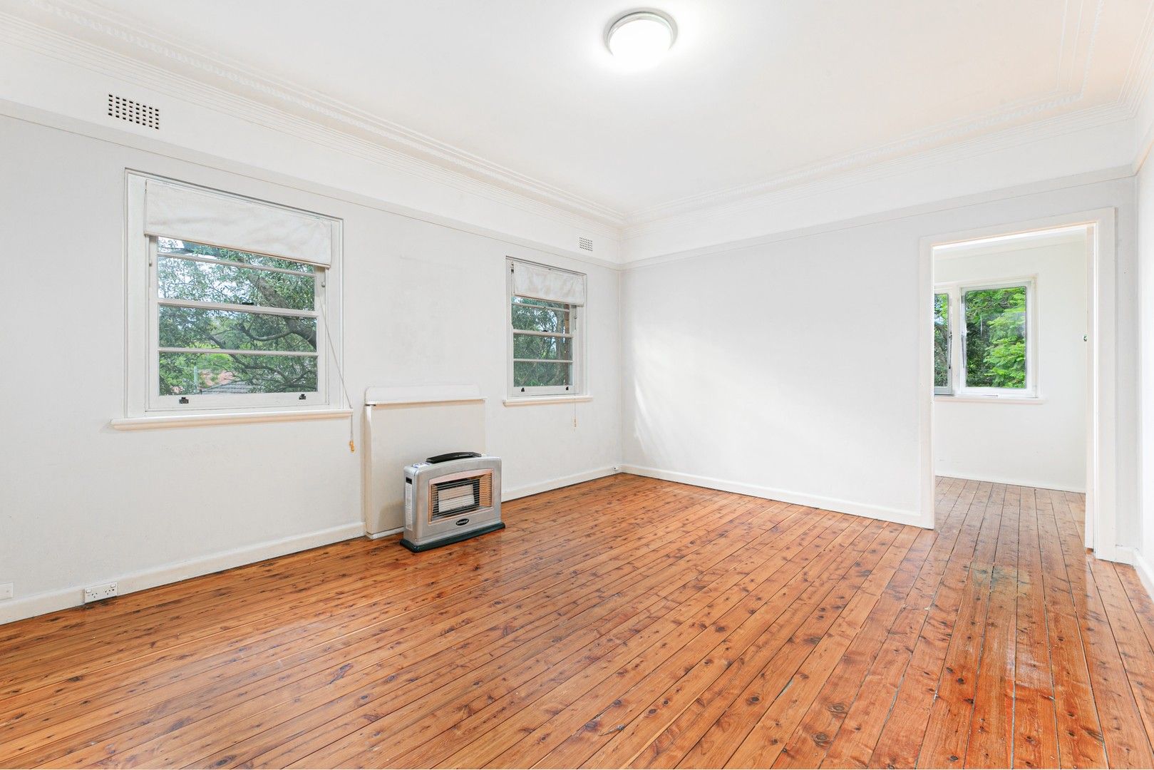 2 bedrooms Apartment / Unit / Flat in 4/67 Werona Avenue GORDON NSW, 2072