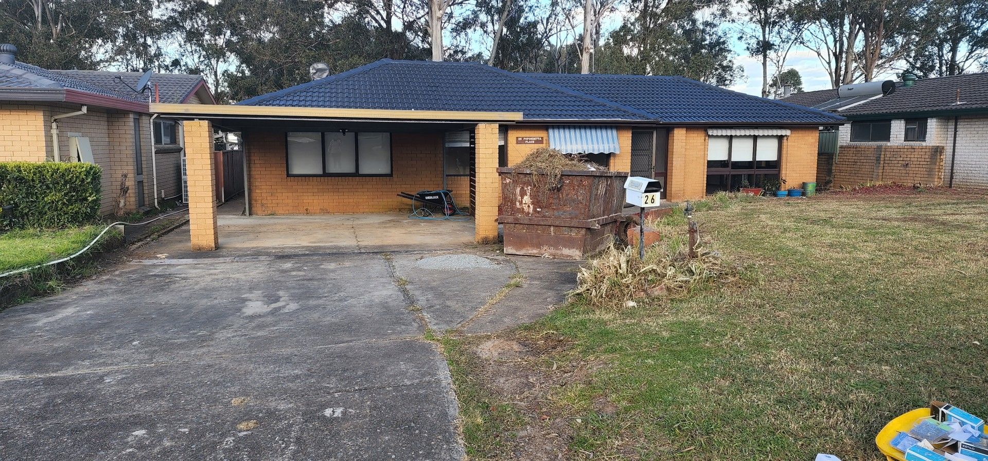 4 bedrooms House in 26 Popondetta Place GLENFIELD NSW, 2167