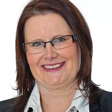 Claudia Rundell, Sales representative