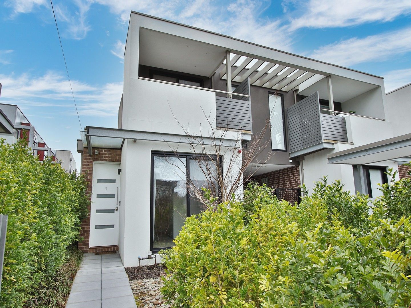 2 bedrooms Townhouse in 1/25 Barker  Street CHELTENHAM VIC, 3192