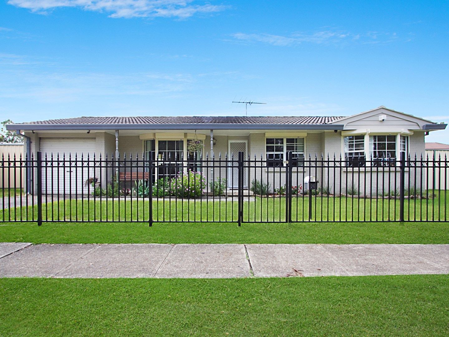 10 Kempsey Place, Bossley Park NSW 2176, Image 1