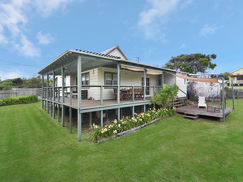 76 Flowers Drive, Catherine Hill Bay Property History & Address