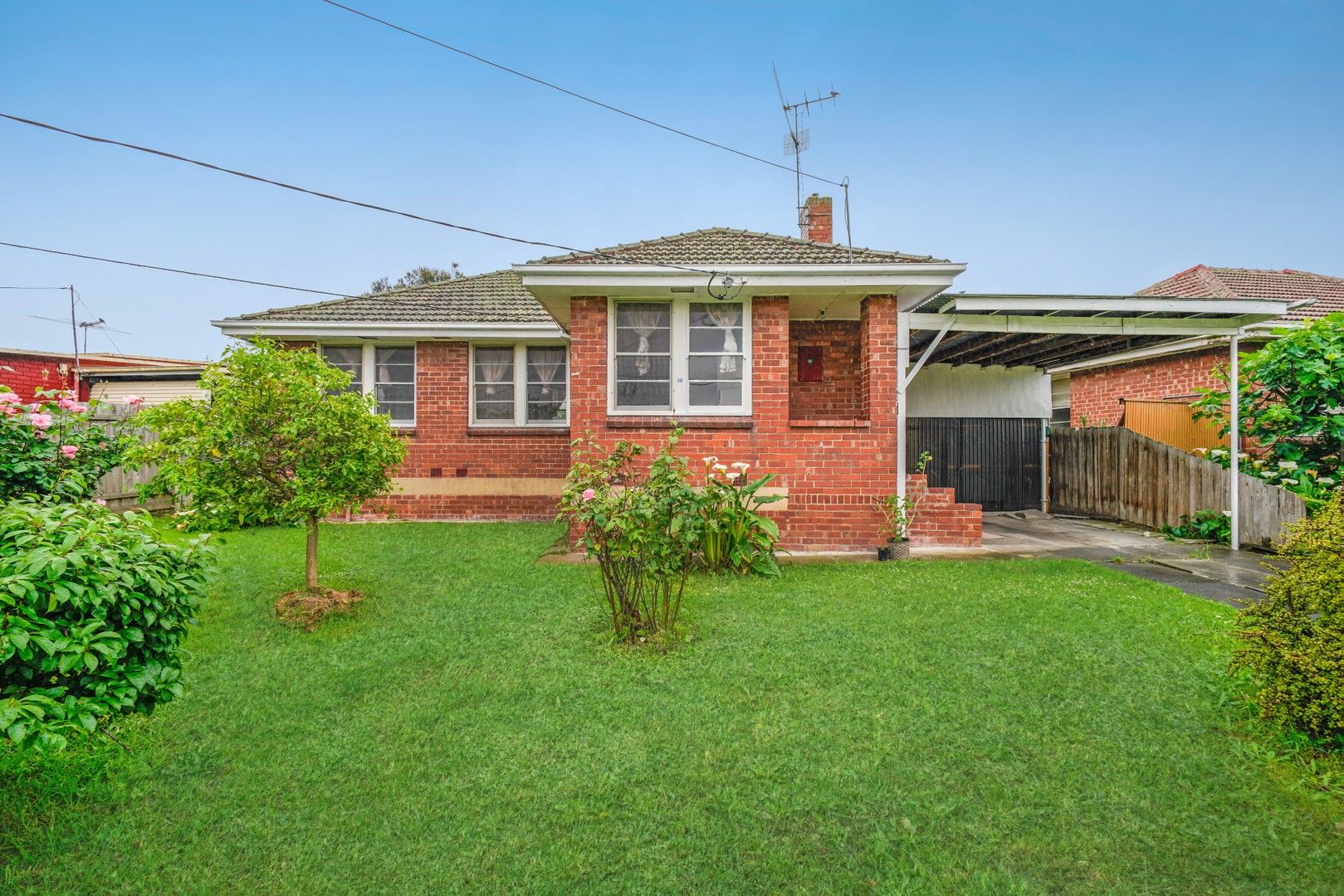 4 bedrooms House in 10 Coleman Crescent RESERVOIR VIC, 3073