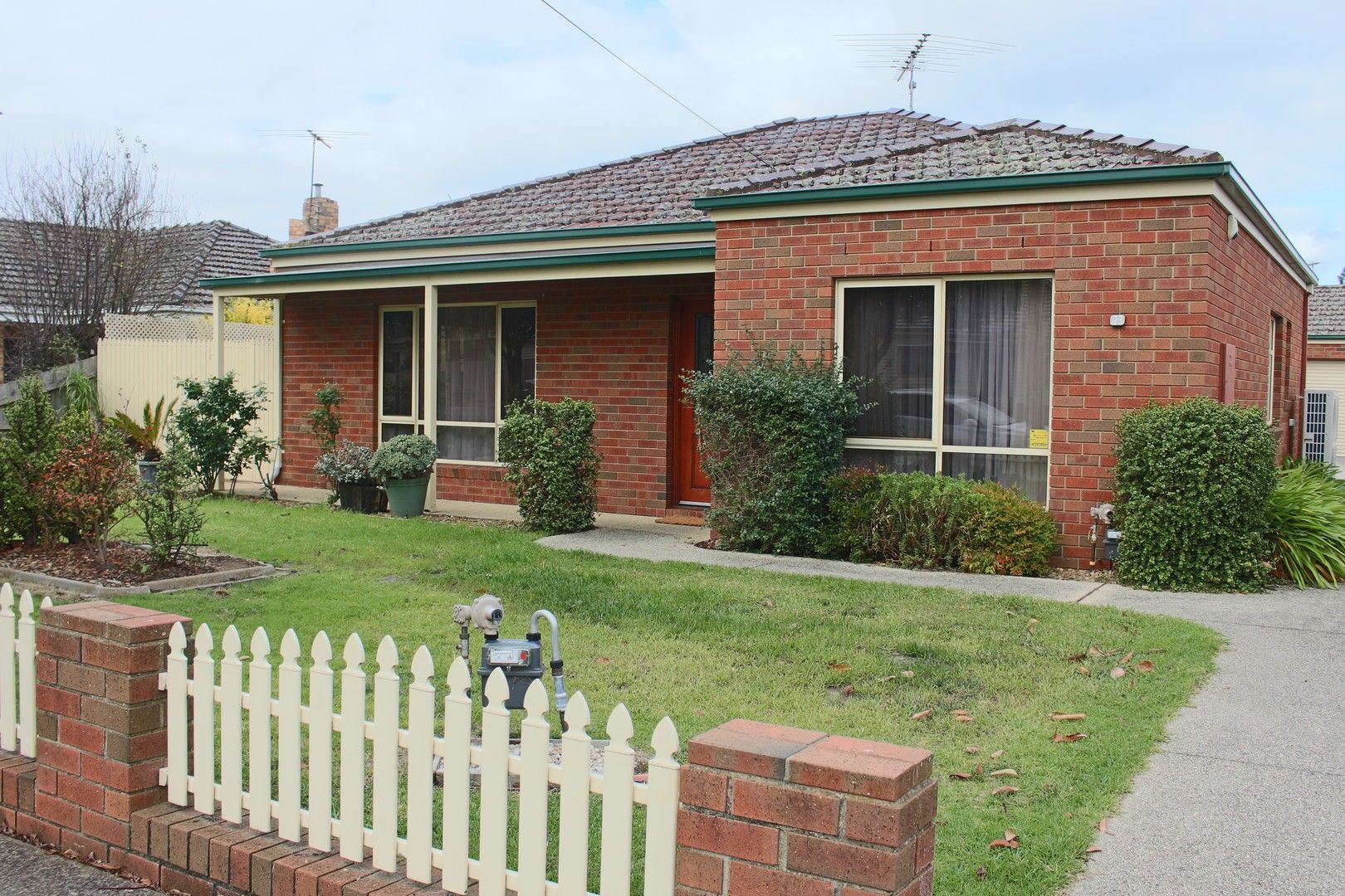 3 bedrooms House in 1/23 Vines Road HAMLYN HEIGHTS VIC, 3215