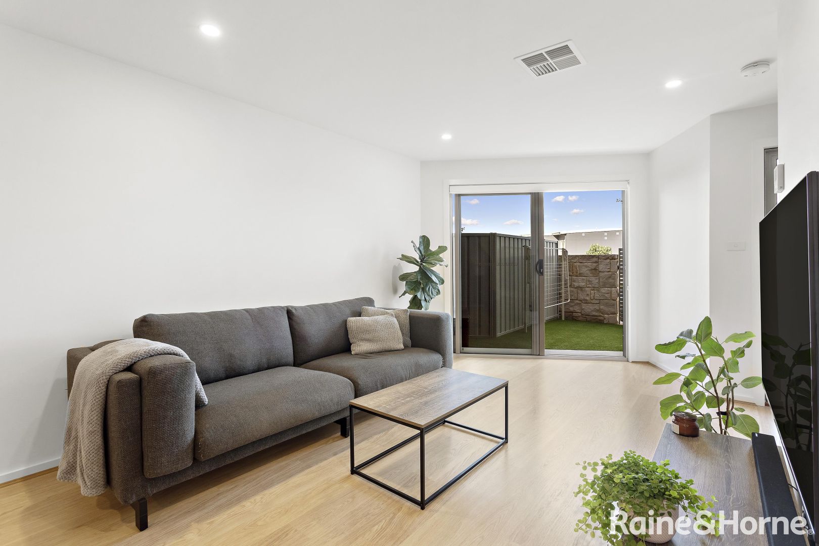 37/40 Pearlman Street, Coombs ACT 2611, Image 1